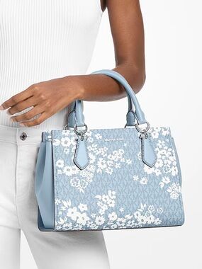 MICHAEL KORS  Marilyn Medium Printed Signature Logo Satchel